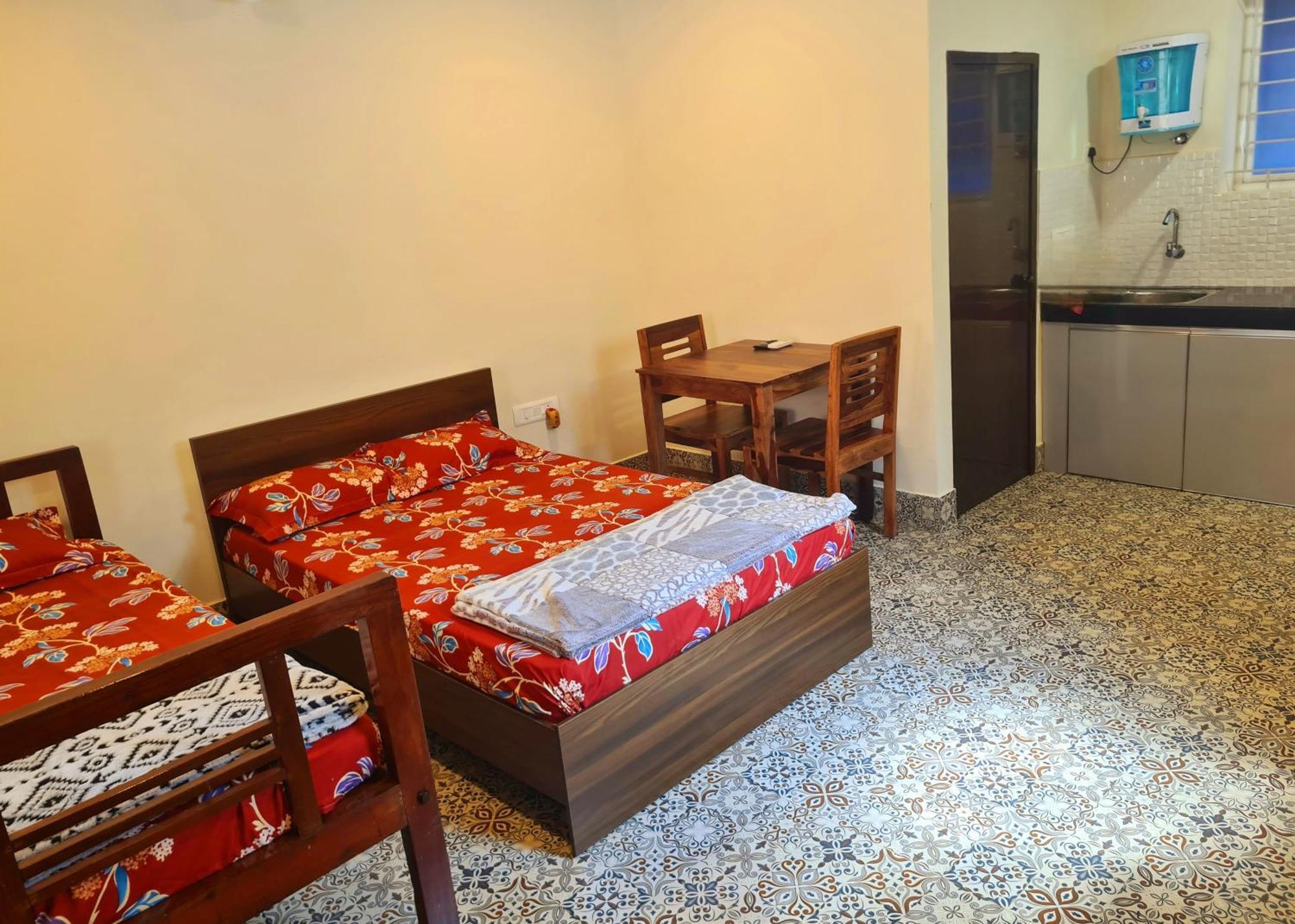 Sunny Smiles Homestay 门格洛尔 外观 照片