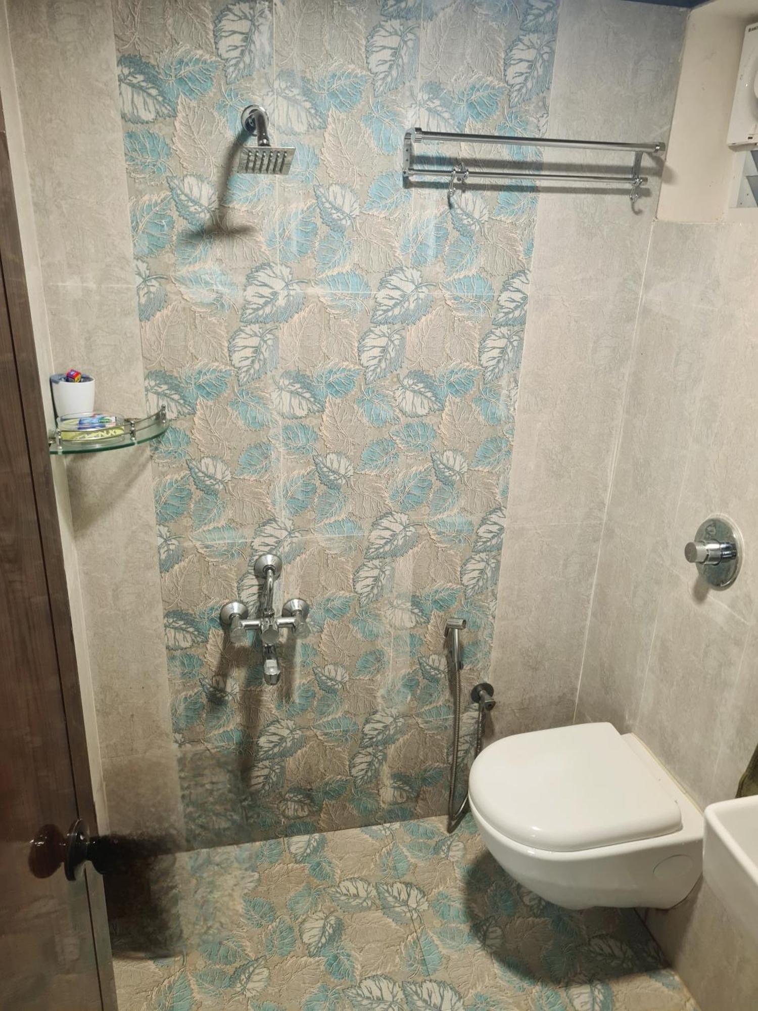 Sunny Smiles Homestay 门格洛尔 外观 照片