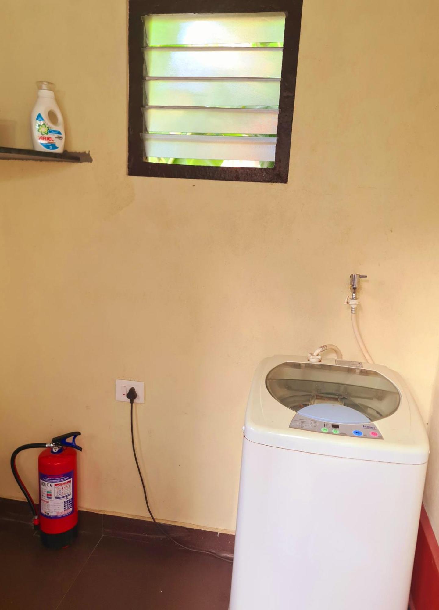 Sunny Smiles Homestay 门格洛尔 外观 照片